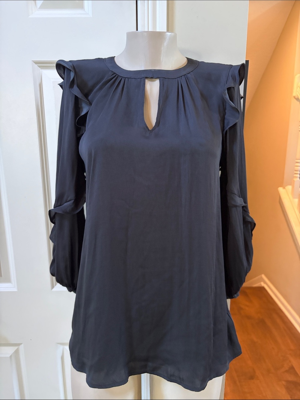 NWT Anthropologie DOLAN Black Ruffle Long Sleeve Keyhole Blouse, med